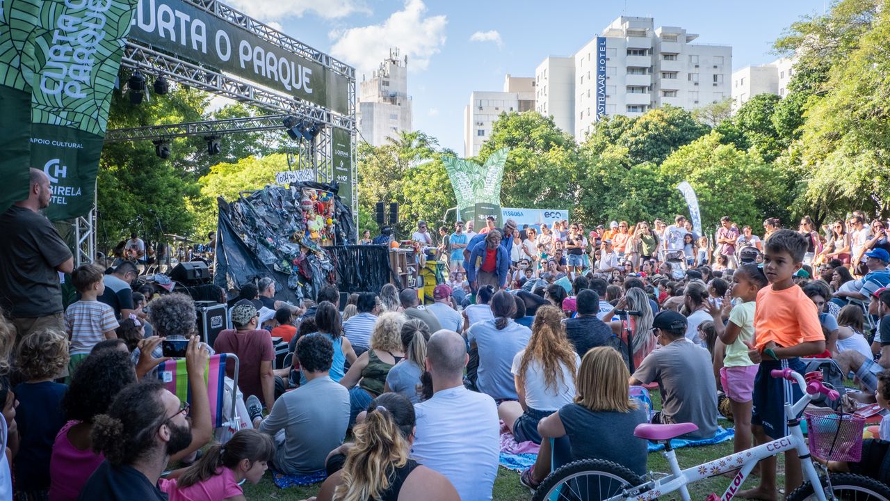 Curta o Parque: teatro, artes visuais, walking tour e meditação no Parque da Luz no domingo (22/5)