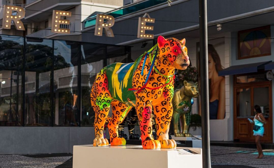 El movimiento artístico Jaguar Parade deja un legado de conservación ambiental en Florianópolis