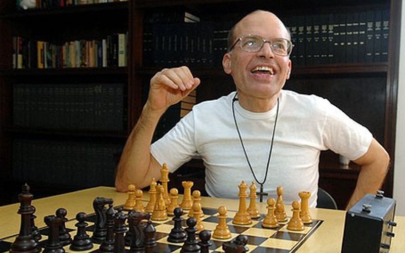 Mequinho, grande Mestre de Xadrez que começou carreira em SLS, participou  do The Noite – SLSLIVRE