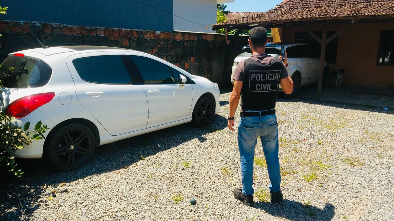Polícia Civil recupera cinco veículos roubados em Joinville