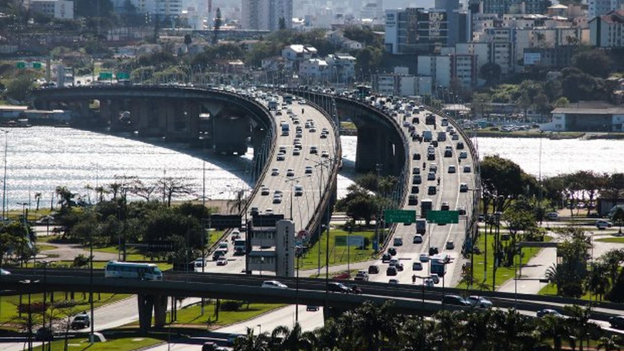 Pontes Pedro Ivo Campos e Colombo Salles em Florianópolis terão tráfego parcial neste domingo