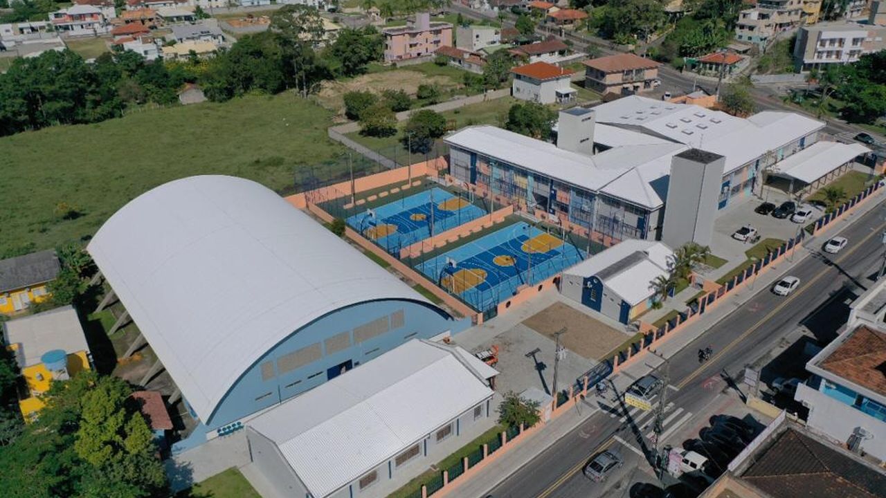 Escola Municipal De Florianópolis Dobra Tamanho Após Reforma E ...