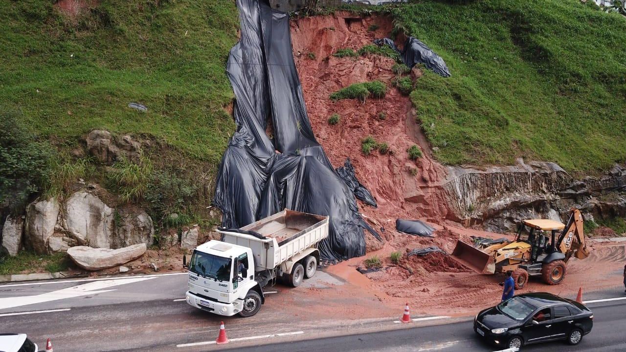 Chuva Causa Novo Deslizamento De Terra Na Via Expressa Em Florianópolis 