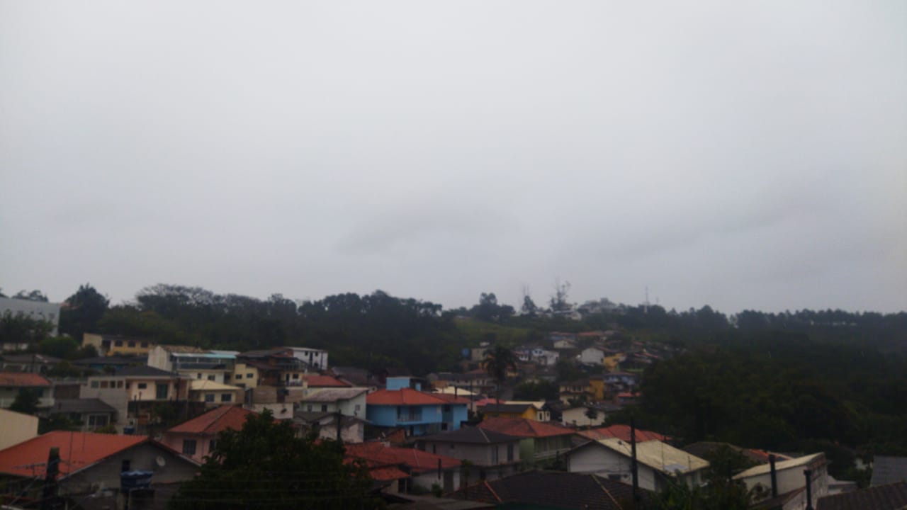 Ciclone afasta-se de Santa Catarina no fim de quinta-feira