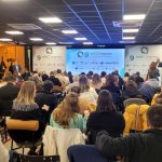 Bombeiros atendem ocorrência de acidente de trânsito envolvendo moto e caminhão na BR 282, em Palhoça